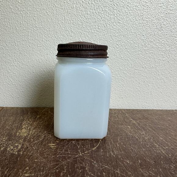 Vintage Milk Glass Made in USA metal‎ top Single Shaker - Picture 2 of 7